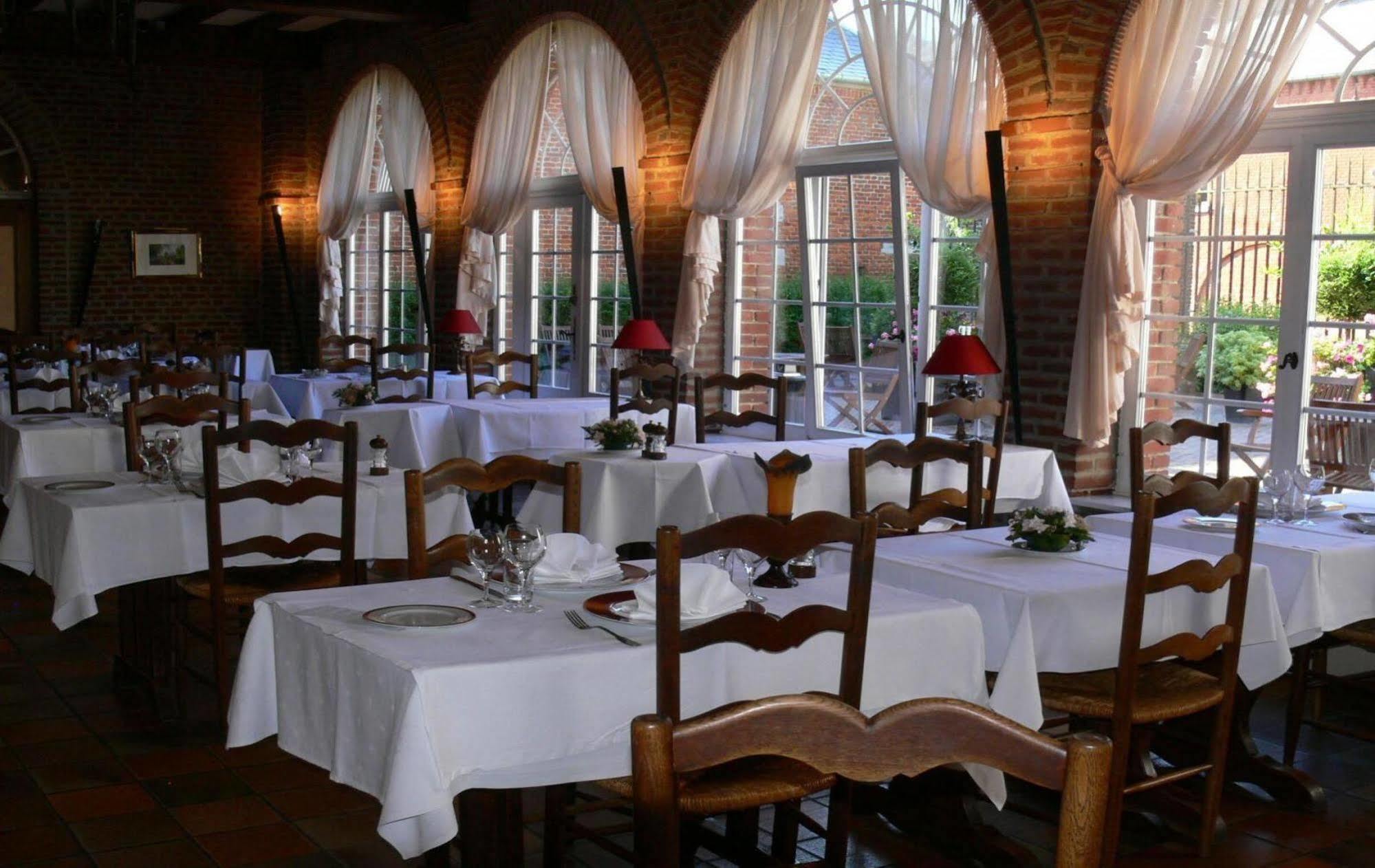 Logis - Chateau De La Motte - Hotel & Restaurant Liessies Eksteriør bilde