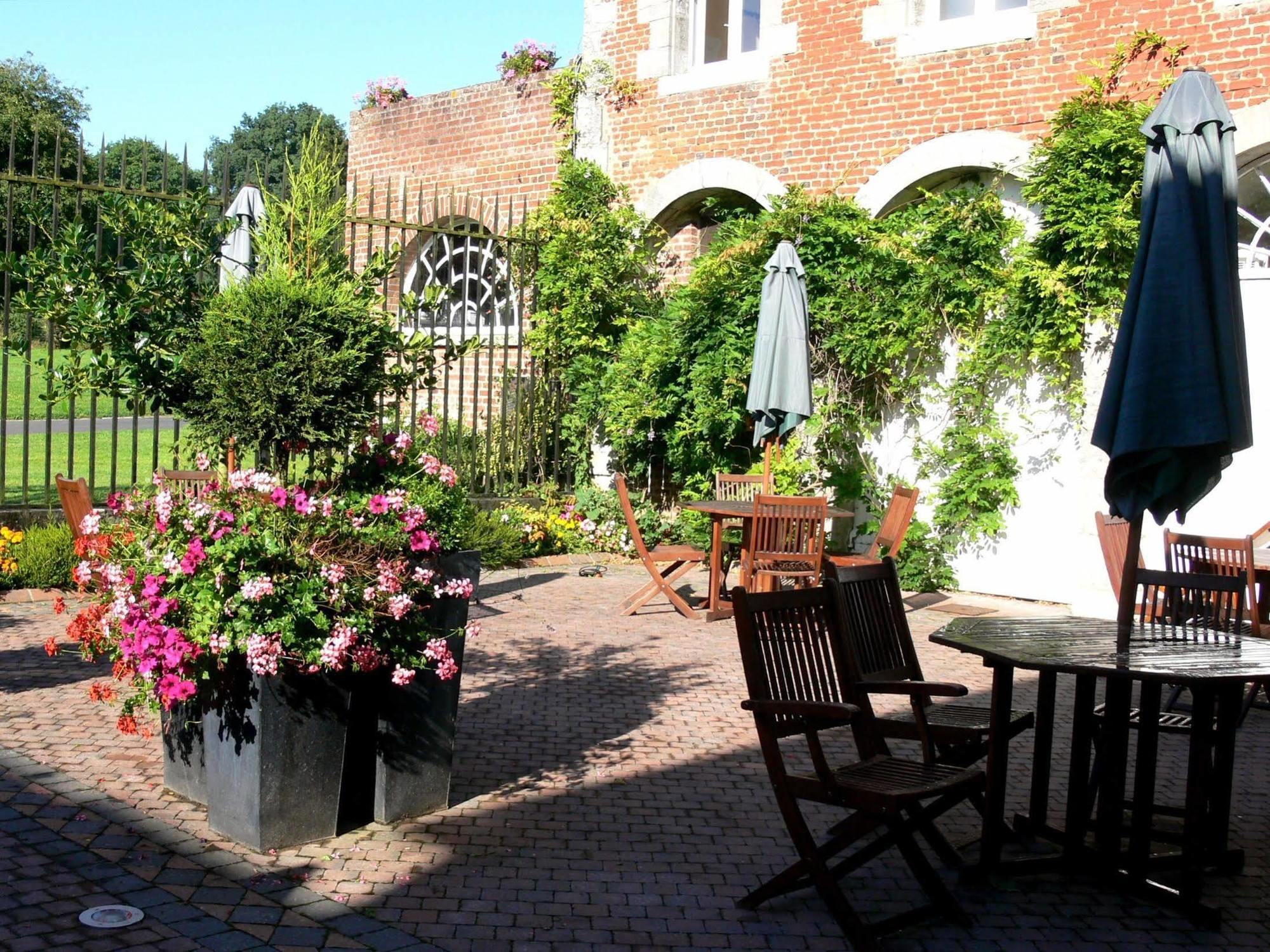 Logis - Chateau De La Motte - Hotel & Restaurant Liessies Eksteriør bilde